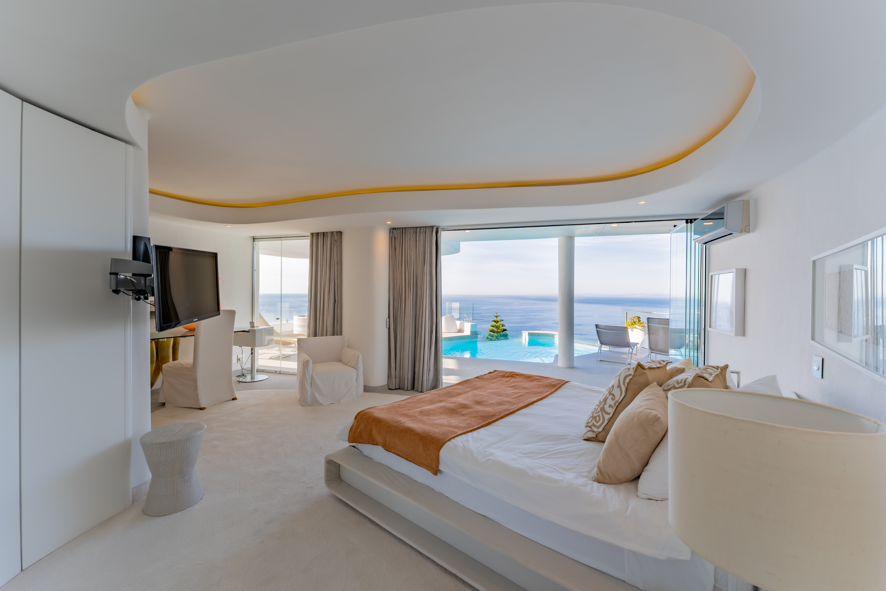 6 Bedroom Property for Sale in Bantry Bay Western Cape